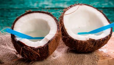 Kaj je kokos Kokosovo sadje je oreh.